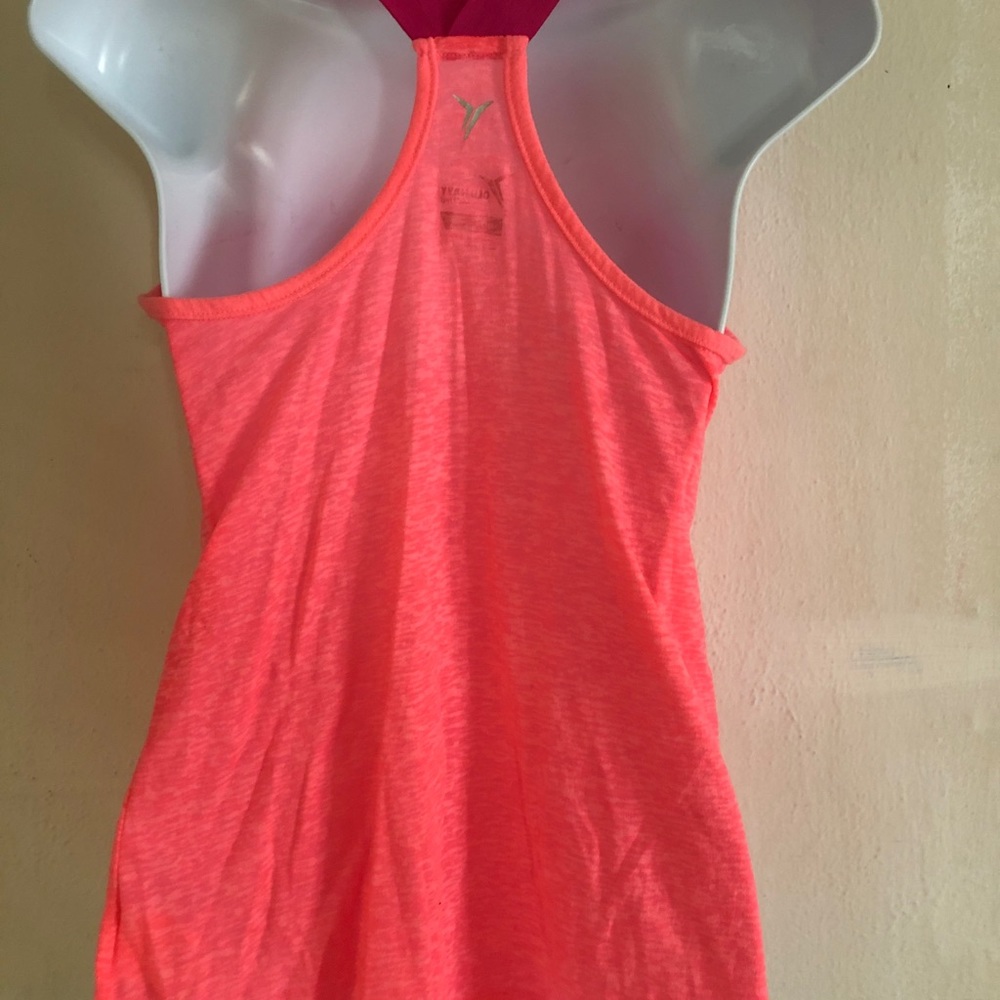 Pink Razorback workout tank - Picture 2 of 3